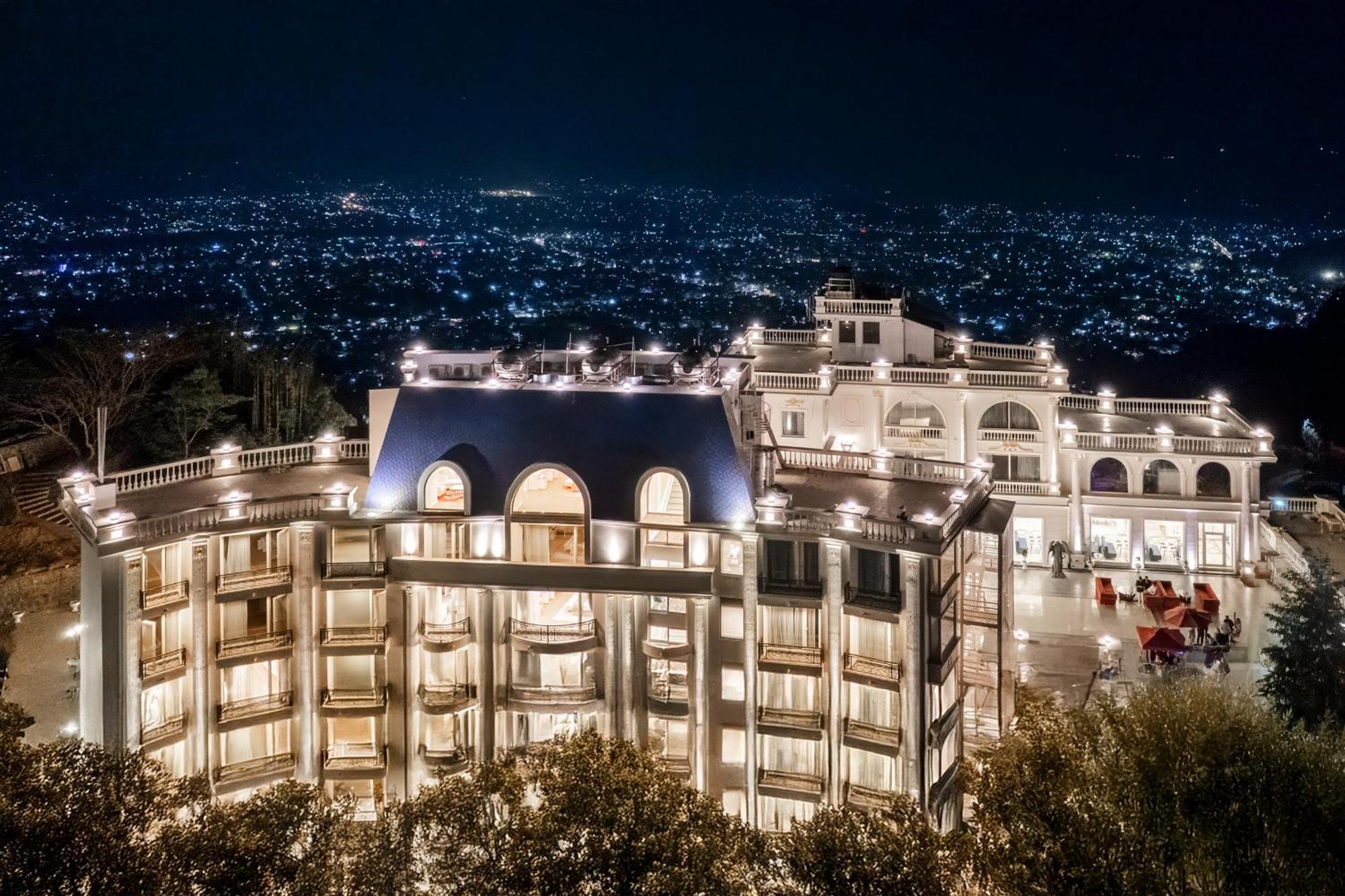 Le Glamour Resort & Wellness Spa Pokhara Exterior foto
